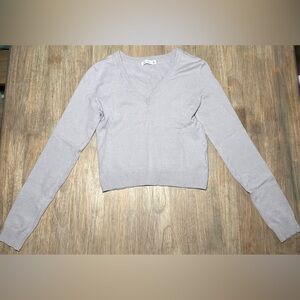 Active USA Women's V-Neck Crop Top in Soft Gray